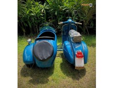 Sidecar Vespa Classic Deep Blue Edition